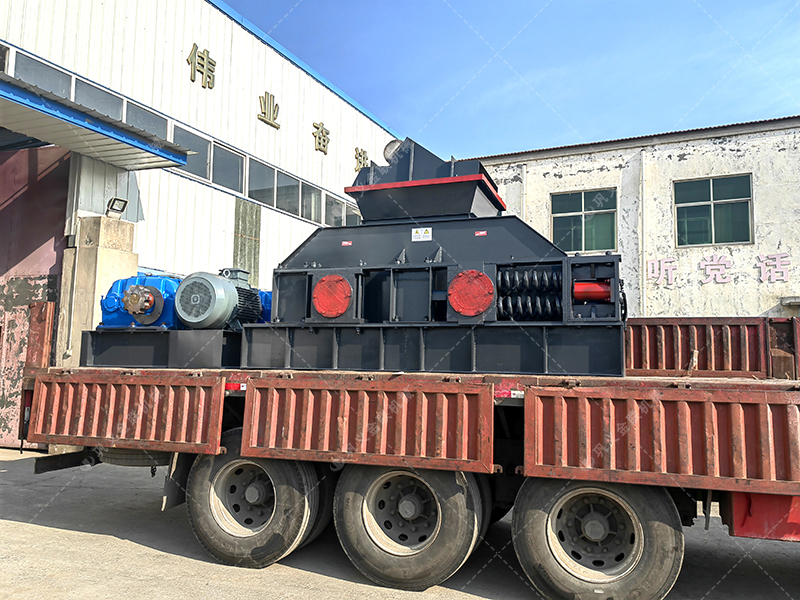 2PG1200x800對輥制砂機設備發往陜西