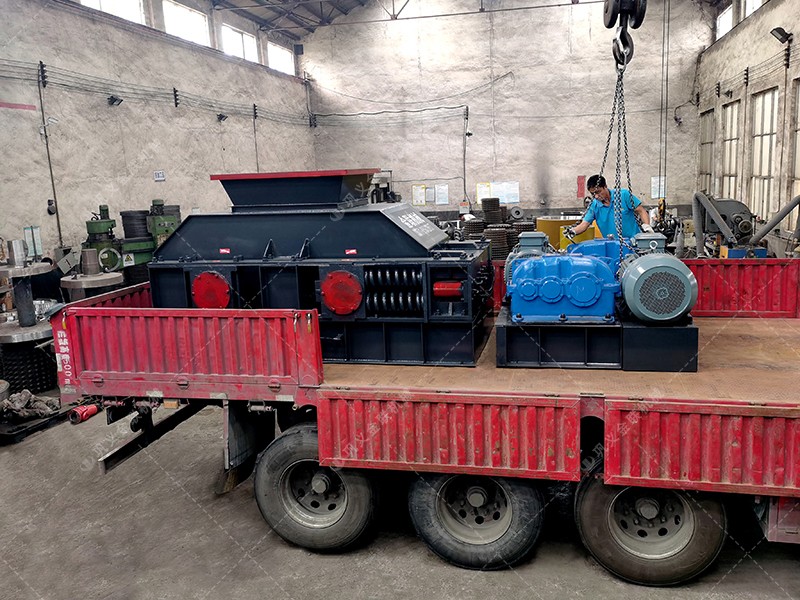 濕黃泥堵機怎么辦？對輥破碎機改善堵料問題